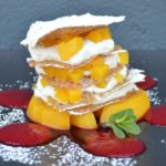 Millefoglie di mais, ricotta all'arancia, Percoche, lamponi