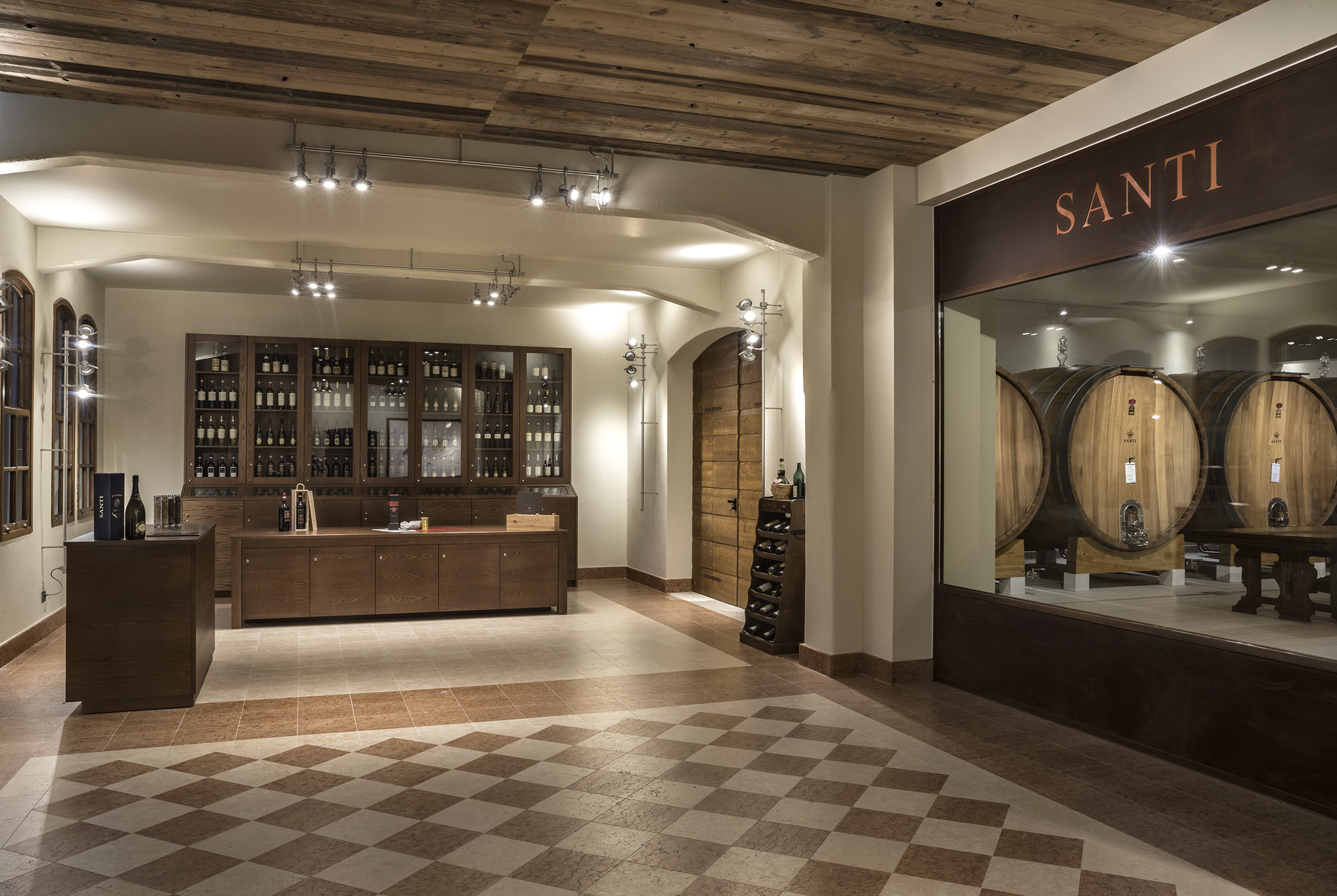 Santi wine shop
